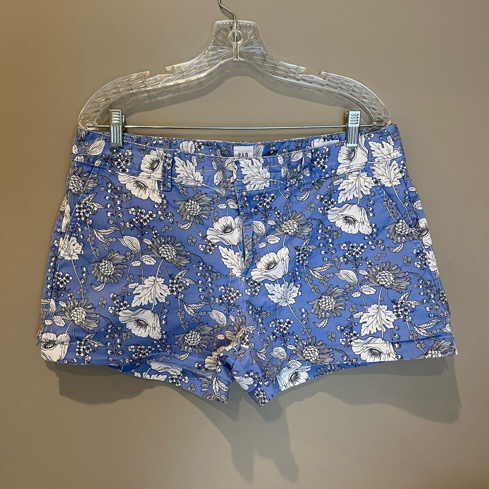 4/$20 Blue and White Floral 3 inch City Short-Gap